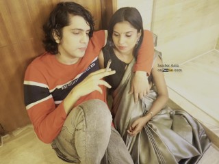 6422df58843b1 Indian girl in saree having Romantic Sex on Floor with her Boyfriend
