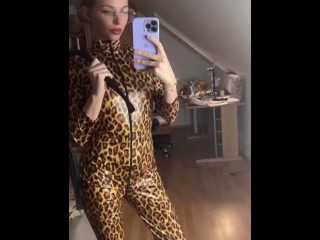 68591dd3e86f3 Femdom - slave