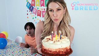 686ee77cd42a5 "You're Gonna Make Mommy Cum" - Sydney Paige Gets Creampied by Stepson on his Birthday S6:E3