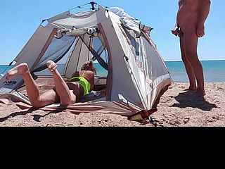 6877fc6908341 Sex on the beach with a stranger