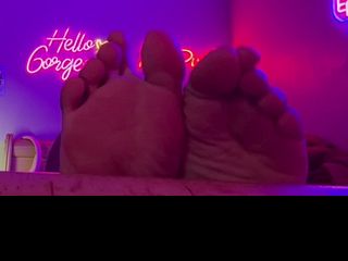 687f1dbeb0b26 Toes. That all lol.