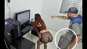 video.ohbdhov5569 Housewife called technician and received him wearing only underwear!