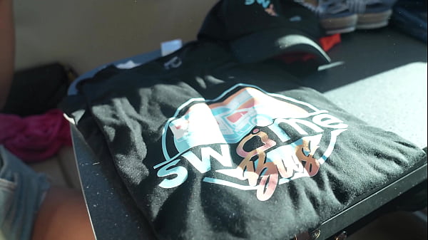 video.ohhbdumb7fc Full video hereThe libertine bus #5 stops at a cross-country course!!