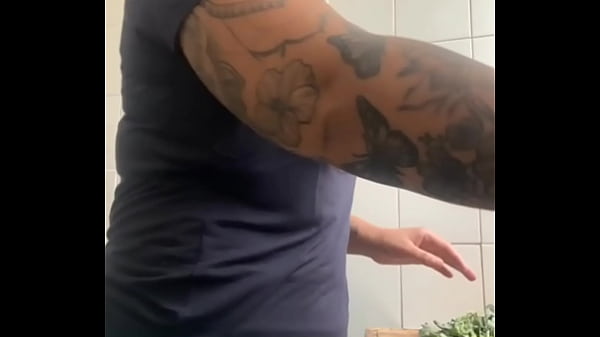 Would you fall on that big pussy, or are you disgusted by big pussies? — video thumbnail