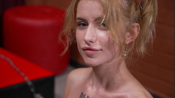 video.ohmbhdkdb78 Pervert ordered her to put on stockings