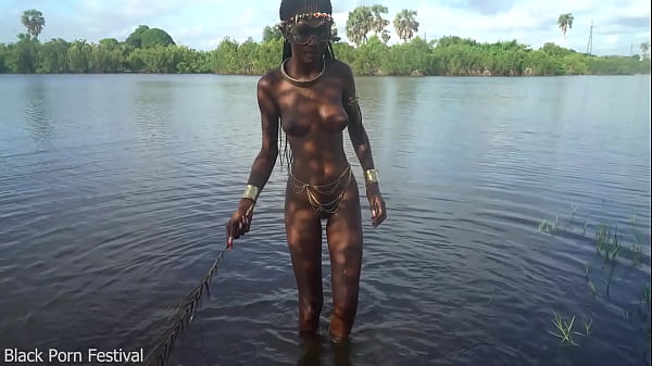 Hot skinny Africn villge girl walking naked in her villaage probably looking for some dick — video thumbnail