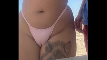 video.ohmfpao0e7d I let the young guy touch my pussy on the beach and of course I also touched his dick