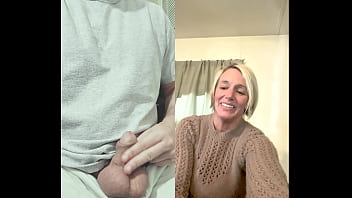 video.otcploh59a0 42yr old milf sees ballbusting for the first time