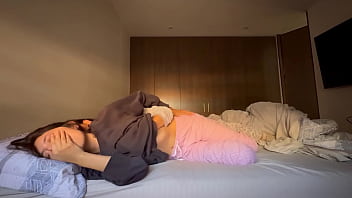 video.othfhdh558c Don't make noise!! I don't want my husband to find out about my lesbianism!!