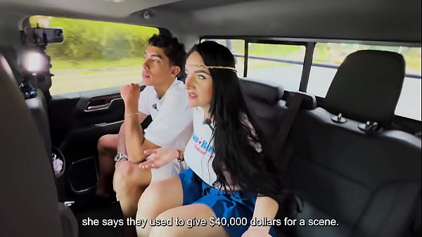 video.othlmche412 Colombian MILF fucks a young man with a HUGE DICK in the car - Juan Bustos ROAD