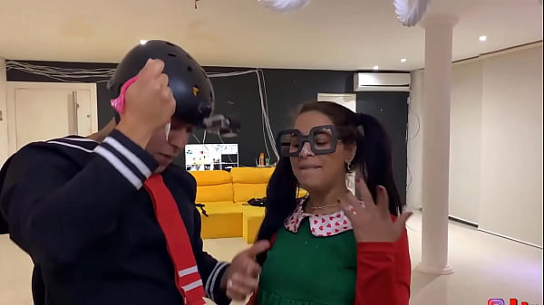 video.otlbifvaa0d parodia, Kiko and Chika drag the doces and passes