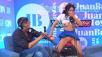 video.otmpppvedc4 Little kinky Colombian Mayraoficial cums on the Sybian machine - Juan Bustos Podcast