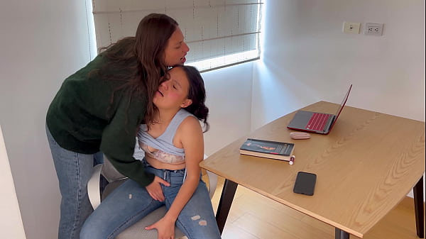 I fulfill my fetish of having lesbian sex with jeans.