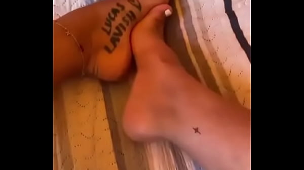 video.ucfmohf31eb देखो मैं अपने पैरों को कैसे छूता हूं;)