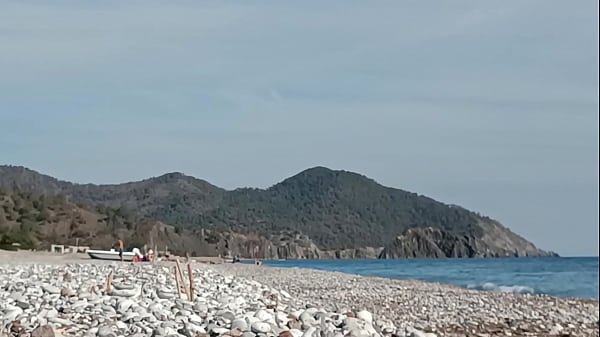 video.uclpdid30ce Risky public blowjob on the beach with cum swallow