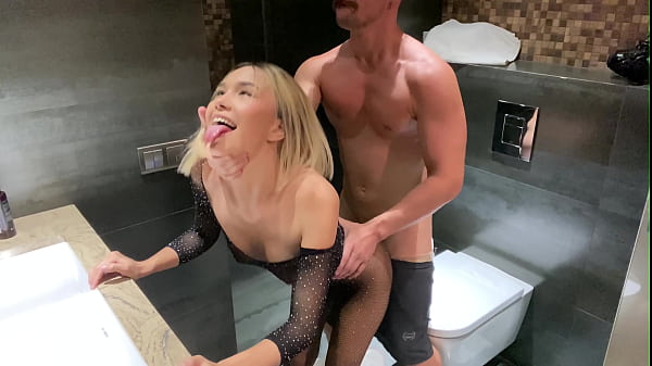 Sexy chick got fucked right in the toilet — video thumbnail