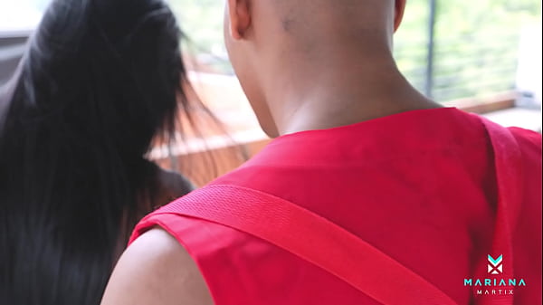 Worker with BBC fucks me on the terrace while my husband is not at home - Mariana Martix — video thumbnail