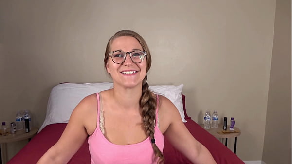 video.udfeklbb04e Desperate Amateurs Kay Lee and Mila Get their pussies stretched out by big hard cock