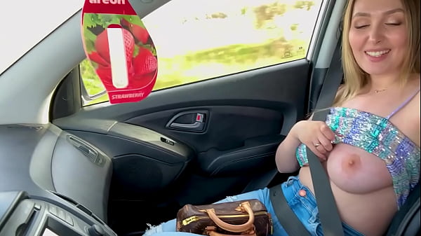 video.udivetf42bb हॉट सौतेली माँ (सौतेली माँ) अपने बेटे के सहपाठी के साथ कार में बकवास करती है