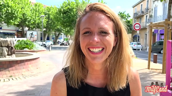 Julie, naughty milf in search of pleasure Part 1