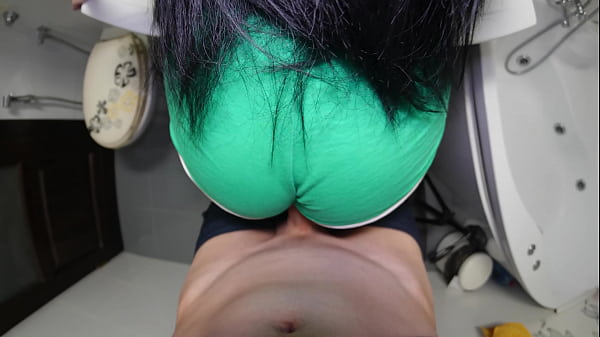 video.udumlof472a My stepsister wears tight shorts to seduce me