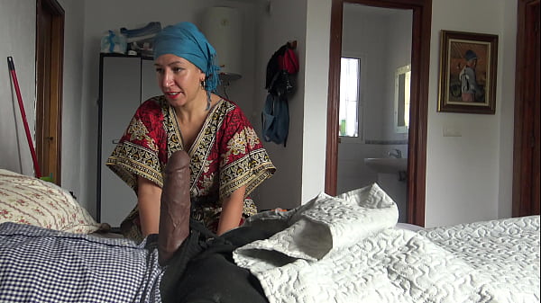 video.ueahudda06b A Turkish hotel maid is NOT SCARED when american guest shows his big black cock