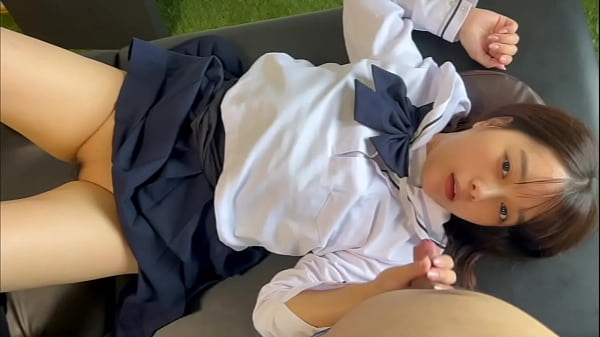 video.ueakiab56c6 A goes in expecting a massage, but is actually hoping for something naughty, and is secretly pleased when the masseuse films her having sex with him.