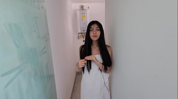 video.ueiuptdd593 उसके प्रेमी का सबसे अच्छा दोस्त उसे डिक दिखाता है! और वह इसे अंदर घुसने से रोक नहीं सकती।