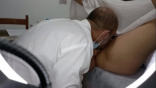 video.uekhomf629a स्त्री रोग विशेषज्ञ परीक्षा के दौरान रोगी के साथ यौन संबंध बनाने का विरोध नहीं कर सकते हैं