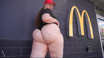 VIDEO.UETHOAVA11C Mia Dior Fucks Hiring Manager For New Position After Getting Fired From Mcdonald's