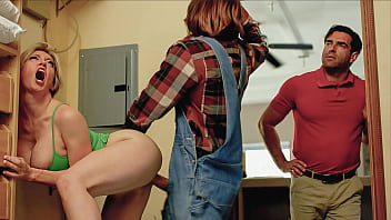 VIDEO.UEVFFTMFF55 Hot Busty MILF Fucks the Cable Guy Sneakly