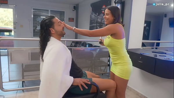 video.uevmtkb969c Slutty Latina stylist seduces her favorite client and fucks him during his hair cut
