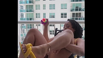 video.ufdkicb189e Super Soaker Pussy Spray Balcony