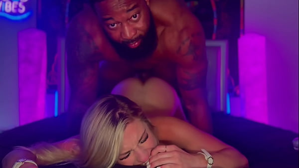 video.ufhfhpdee27 Breeding Hot Blonde Cheerleaderkait