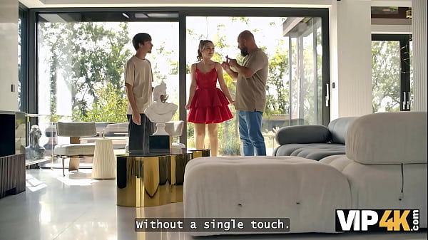 video.ufphubfea8a वीआईपी4K। प्राकृतिक स्तन वाली हॉट ऊना फेयरी ने अपने बीएफ का मुर्गा चूसा और फिर अपने बूढ़े आदमी को चोदा