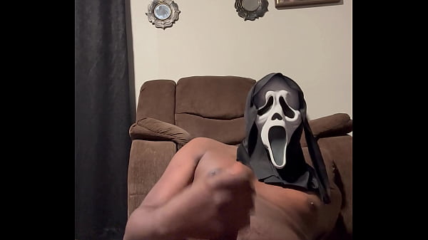 video.uftuoth526b "What's Your Favorite Scary Movie?"
