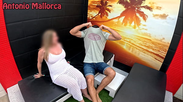 video.ufuhvbbead4 9 Months Pregnant MILF Gets Picked up in Public